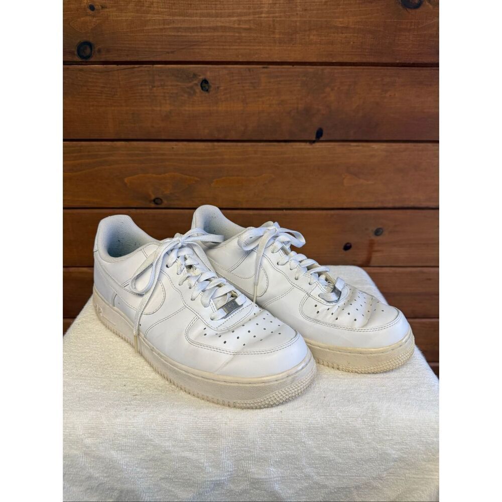 Nike Air Force 1 Men’s low-top sneaker white leather Sz 9.5 315122-111